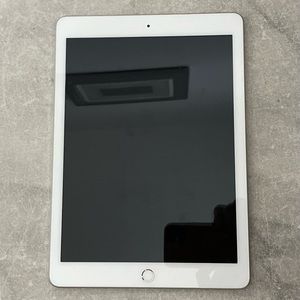 10.5 inch Apple IPad -128GB